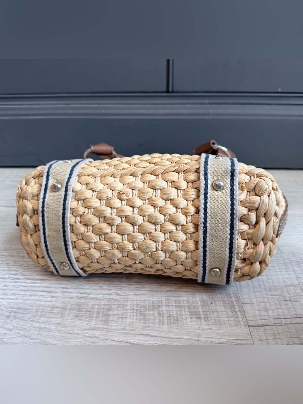 CHAPS Woven Straw Leather Shoulder Bag Brown Turn Lock Boho Coastal - Picture 6 of 10